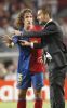 Puyol-recibe-instrucciones-de-_54402010695_54115221157_400_640.jpg